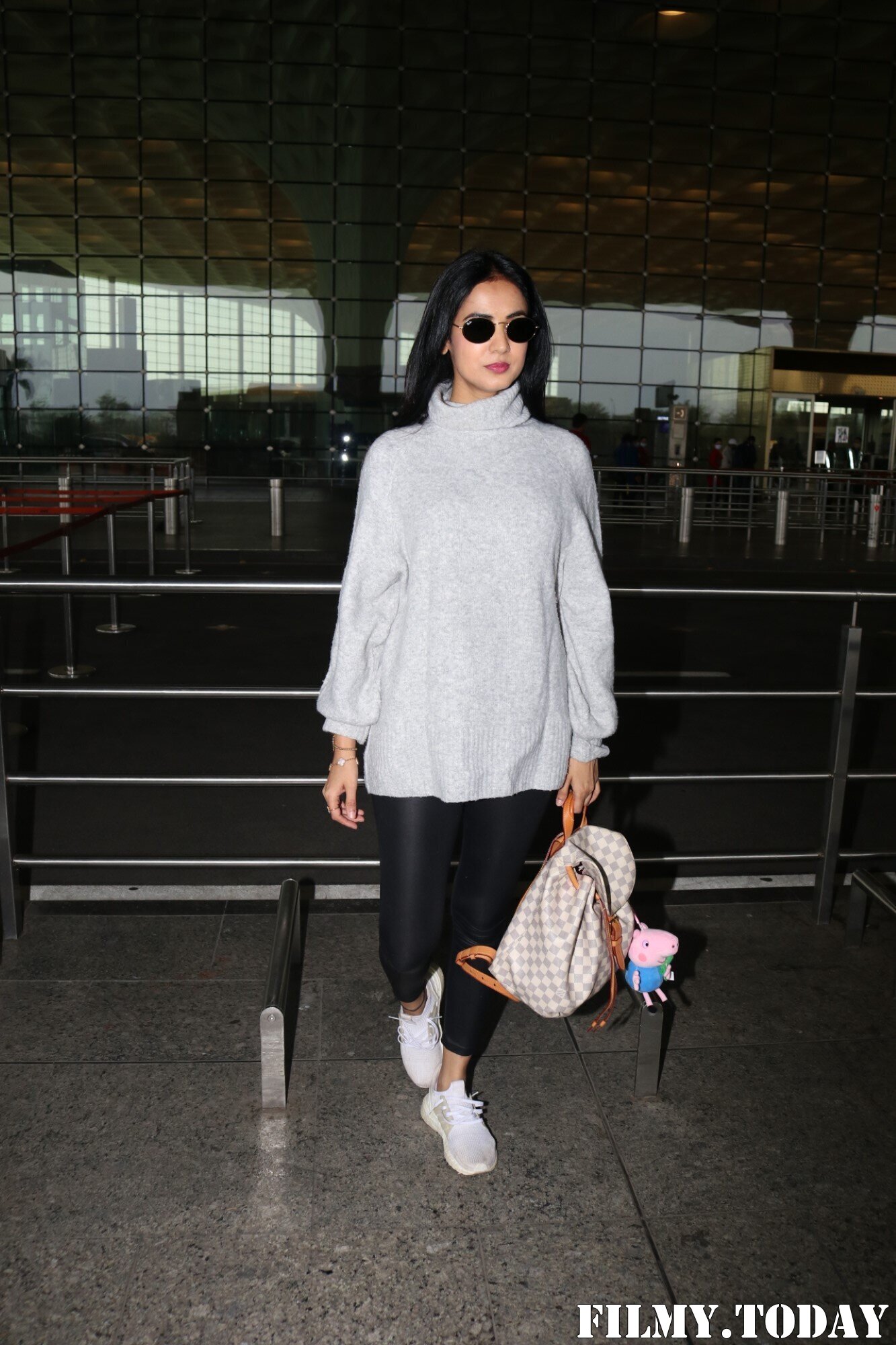 Sonal Chauhan - Photos: Celebs Spotted At Airport | Picture 1758072