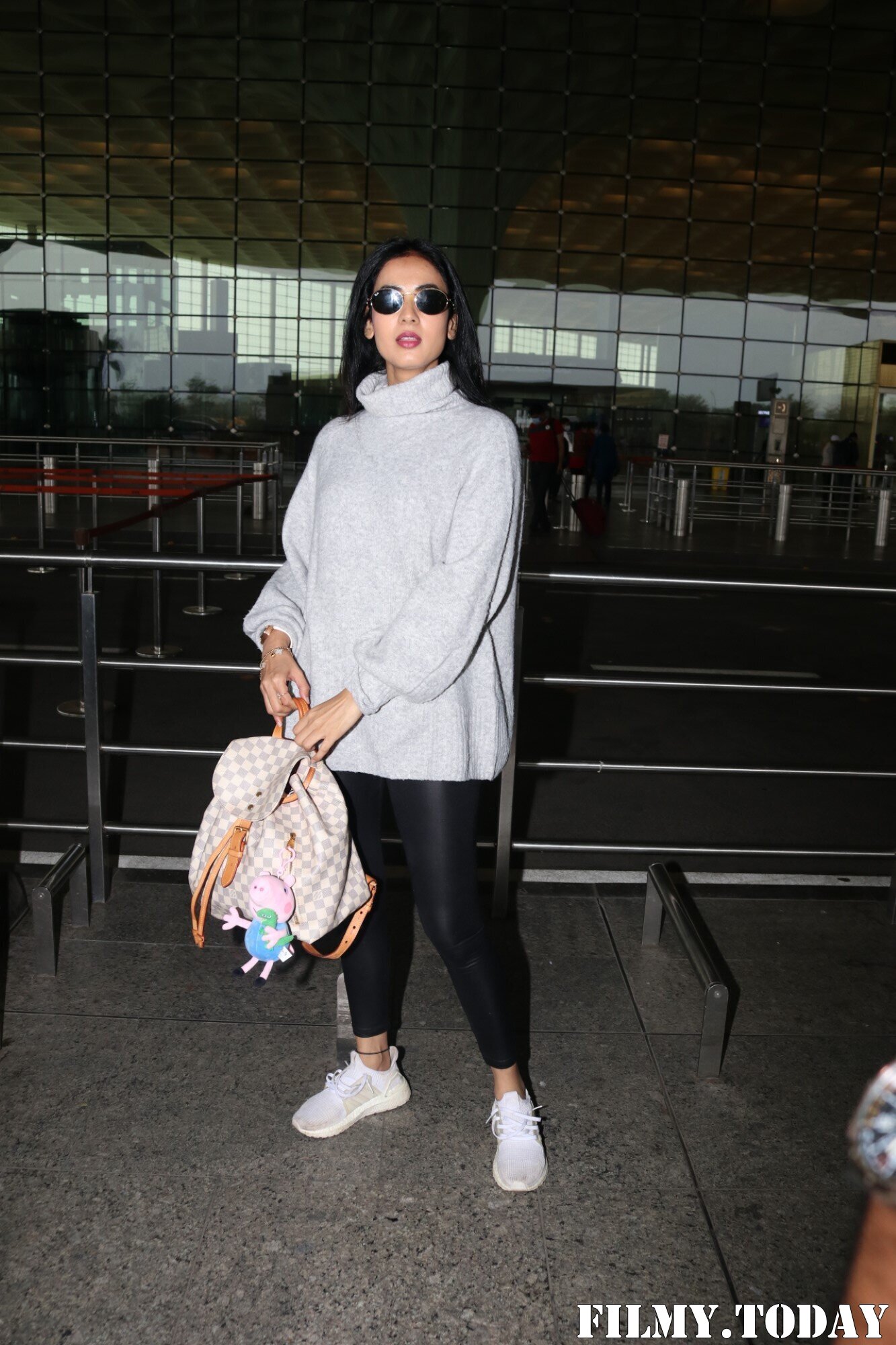 Sonal Chauhan - Photos: Celebs Spotted At Airport | Picture 1758069