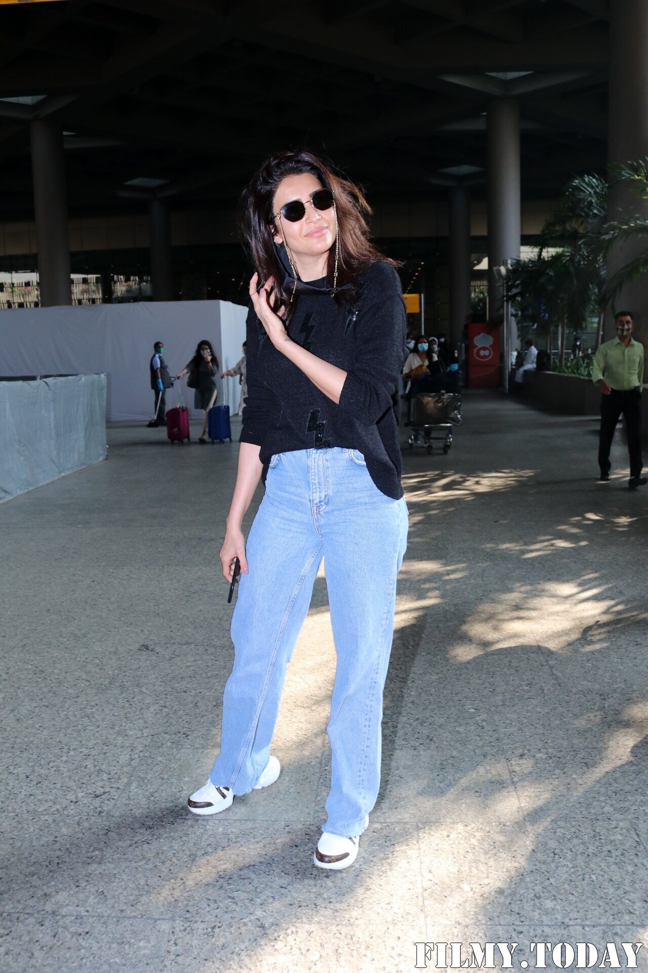Karishma Tanna - Photos: Celebs Spotted At Airport | Picture 1758448