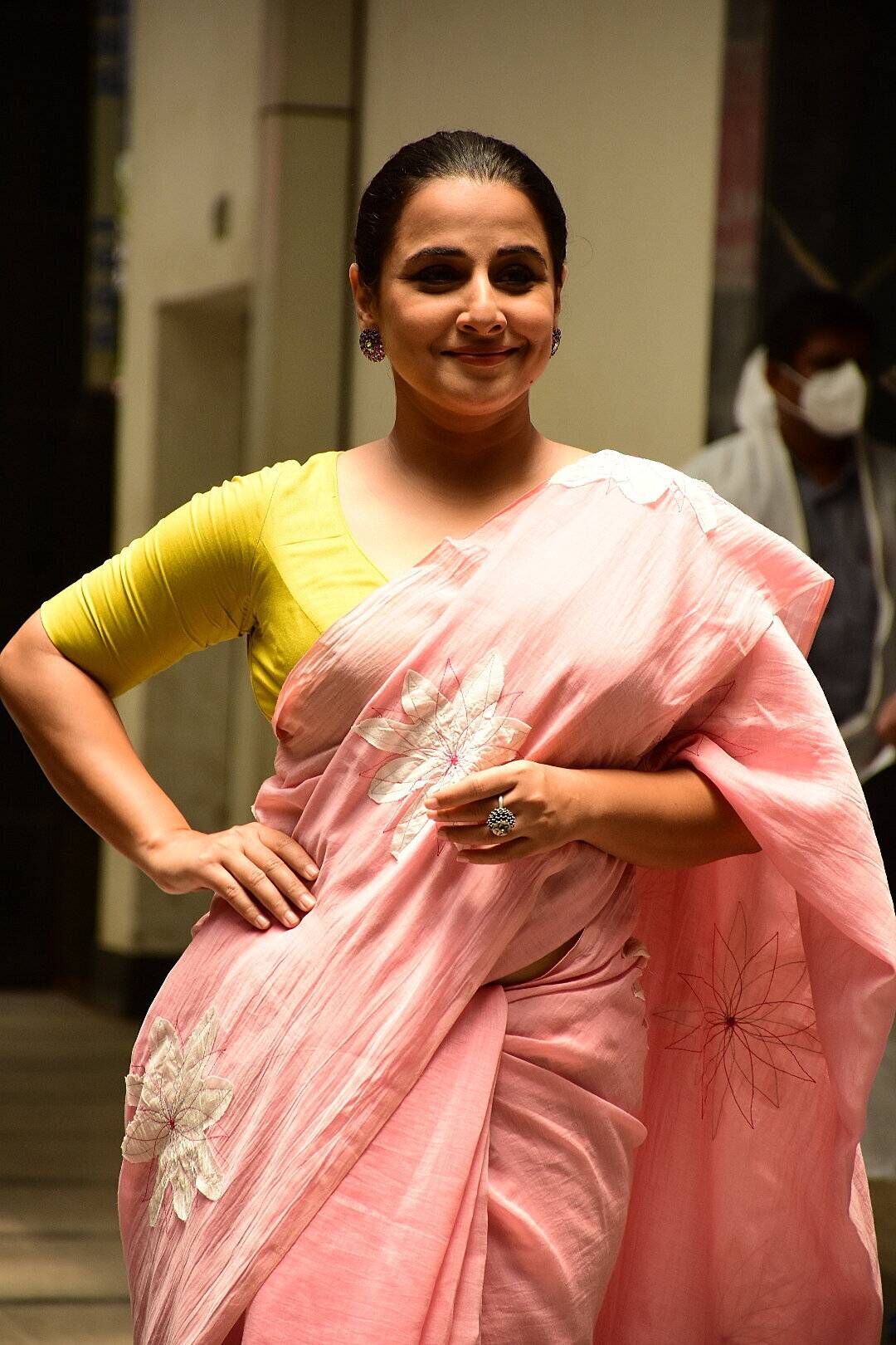 Photos: Vidya Balan Spotted At Siddharth Roy Kapoor's Office | Picture 1745308