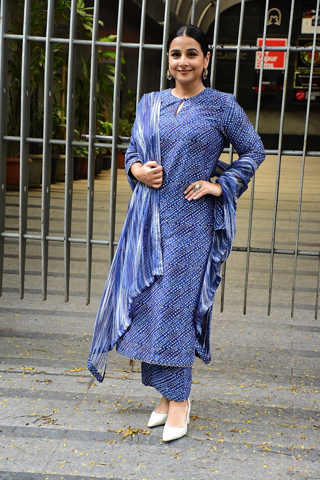 Photos: Vidya Balan Spotted At Siddharth Roy Kapoor's Office | Picture 1745309
