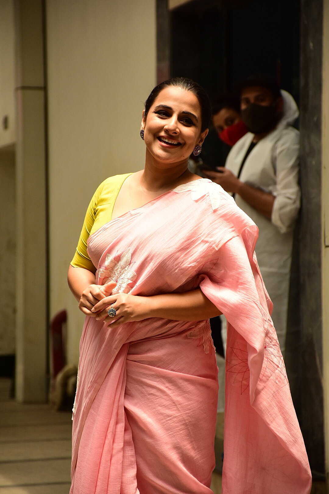 Photos: Vidya Balan Spotted At Siddharth Roy Kapoor's Office | Picture 1745302