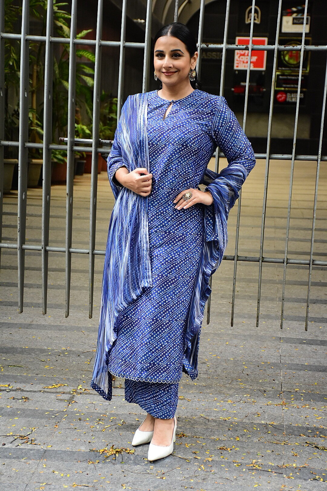 Photos: Vidya Balan Spotted At Siddharth Roy Kapoor's Office | Picture 1745311