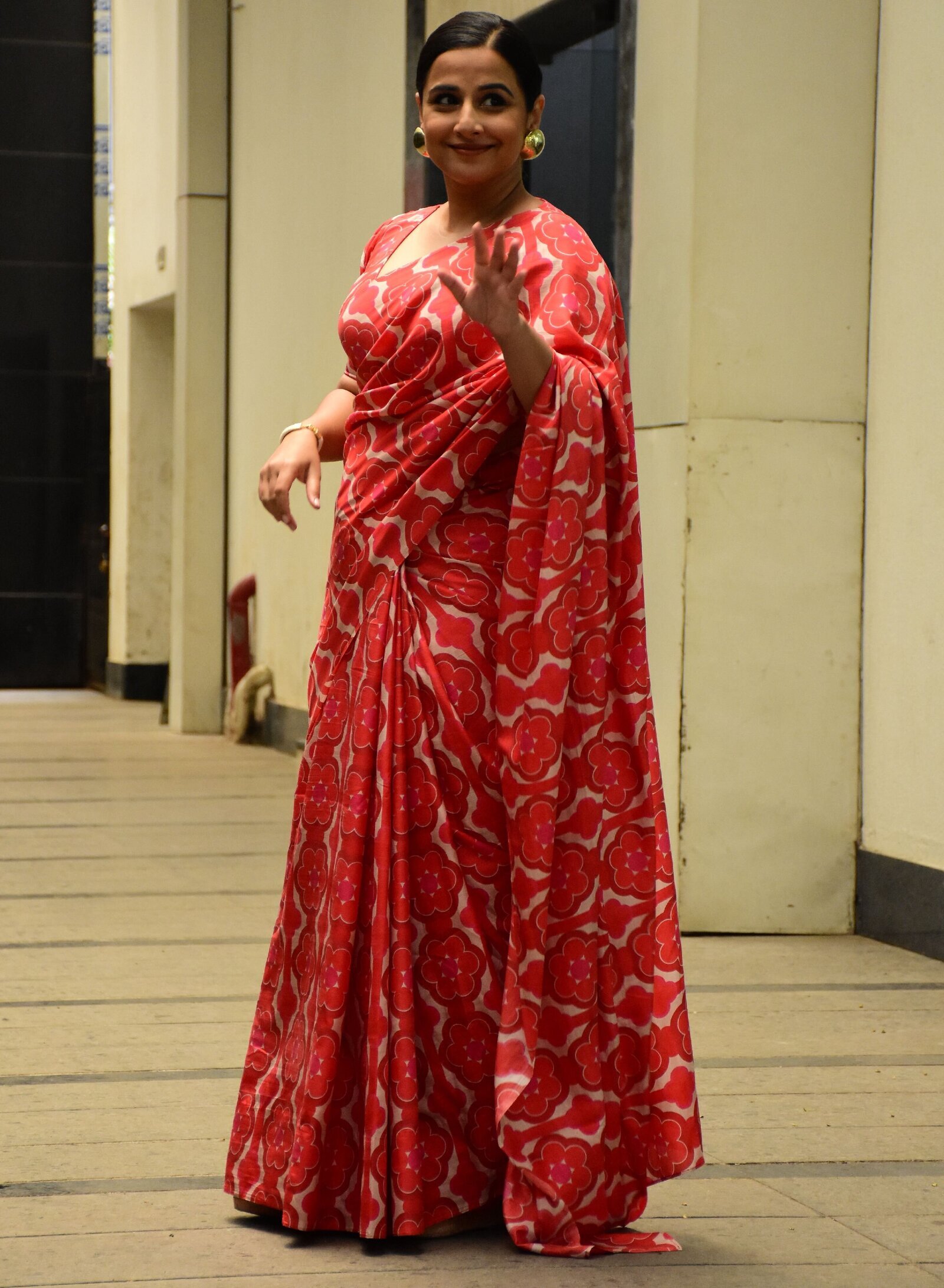 Photos: Vidya Balan Spotted At Siddharth Roy Kapoor's Office | Picture 1745300