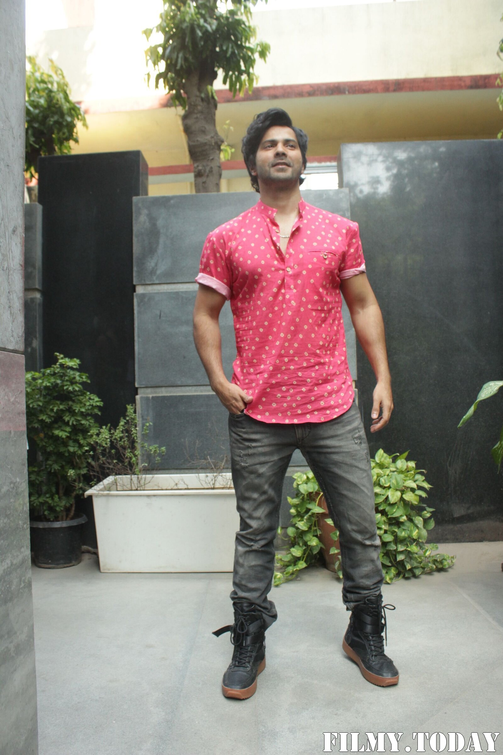 Varun Dhawan - Photos: Promotion Of Film Coolie No 1 At Pooja Films Office | Picture 1750965