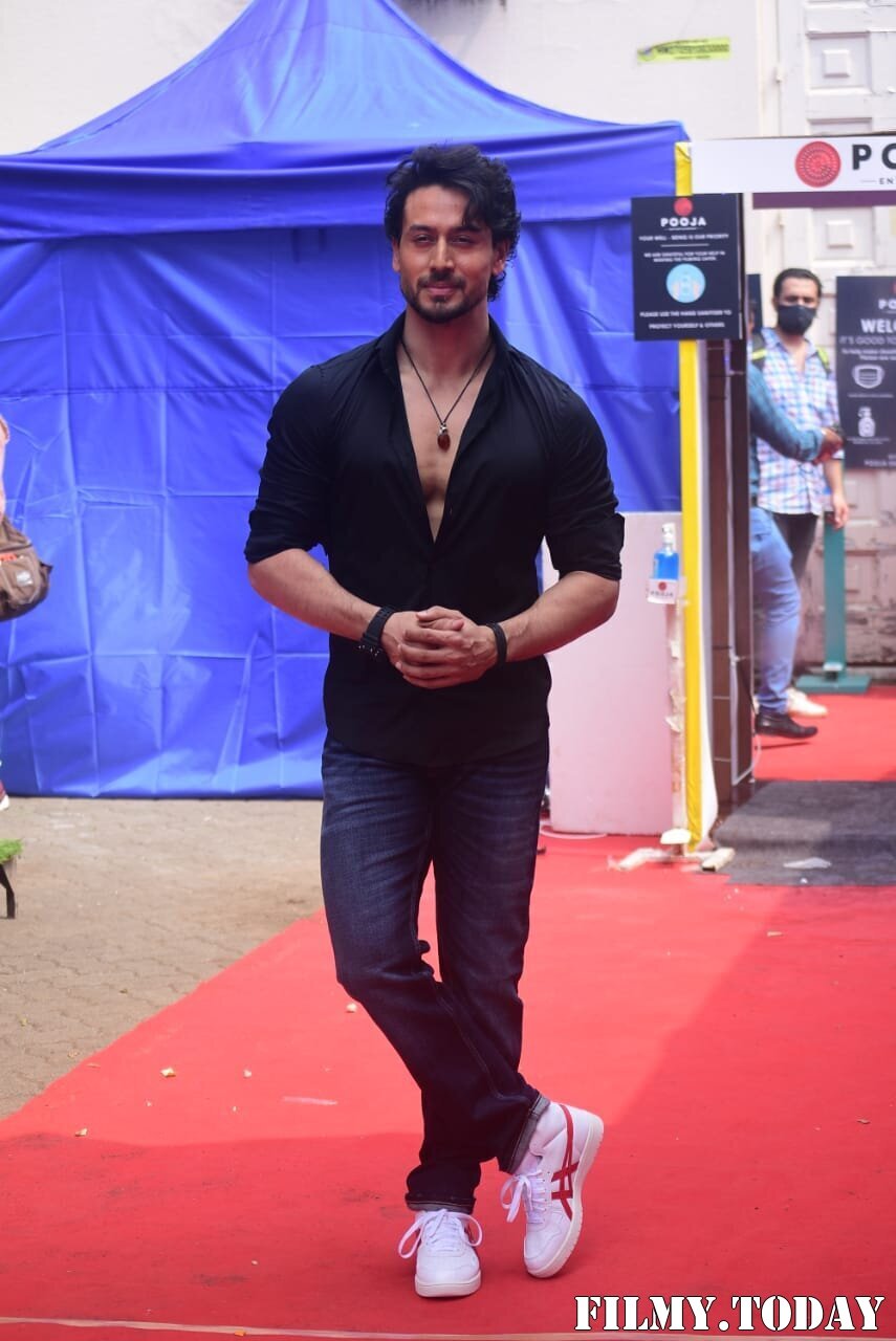 Photos: Tiger Shroff On Location Shoot At Mehboob Studio In Bandra | Picture 1750570