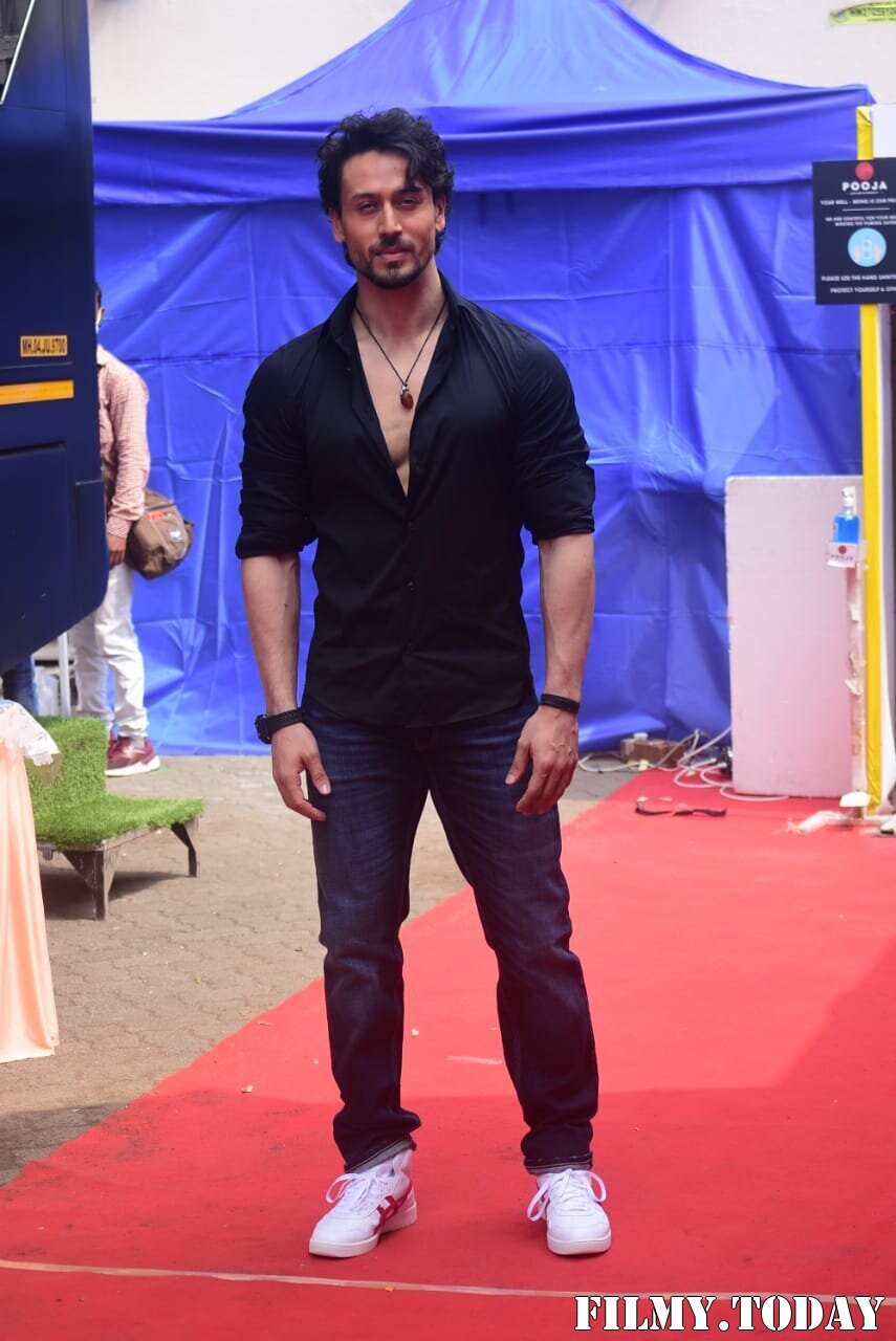Photos: Tiger Shroff On Location Shoot At Mehboob Studio In Bandra | Picture 1750574