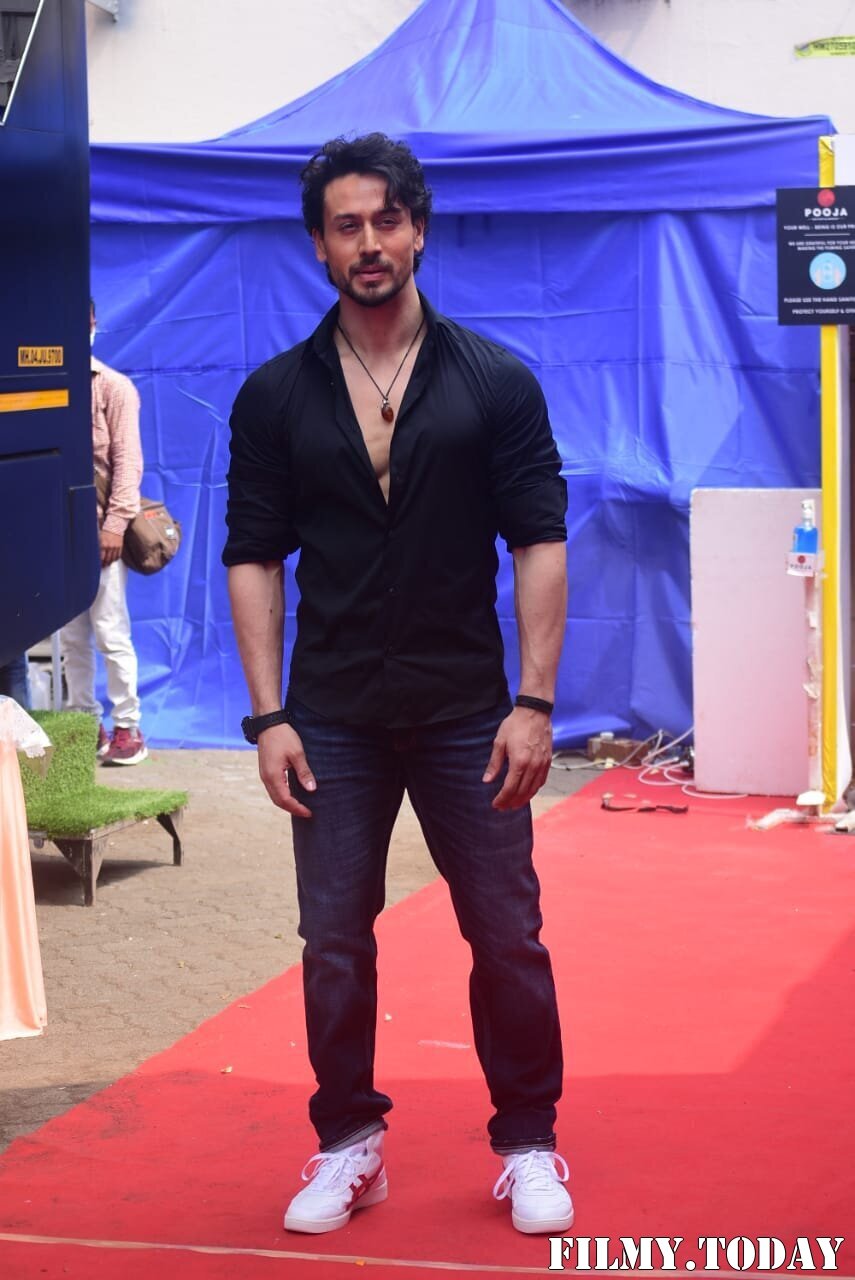 Photos: Tiger Shroff On Location Shoot At Mehboob Studio In Bandra | Picture 1750571