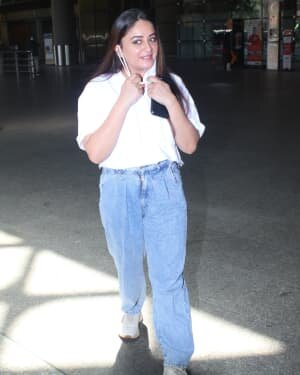 Mahhi Vij Bhanushali - Photos: Celebs Spotted At Airport | Picture 1790065