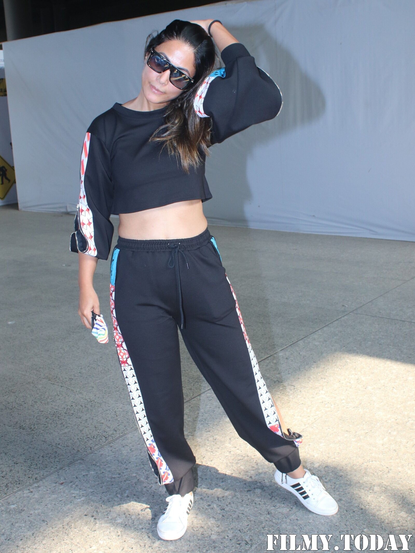 Hina Khan - Photos: Celebs Spotted At Airport | Picture 1791145