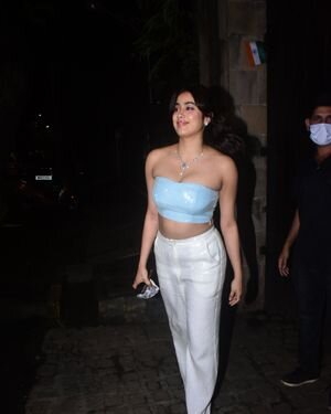 Janhvi Kapoor - Photos: Celebs At Rhea Kapoor Wedding Party At Anil Kapoor's House | Picture 1822257