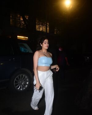 Janhvi Kapoor - Photos: Celebs At Rhea Kapoor Wedding Party At Anil Kapoor's House | Picture 1822252