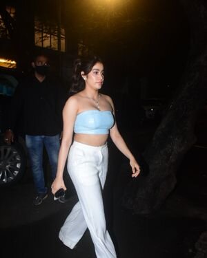 Janhvi Kapoor - Photos: Celebs At Rhea Kapoor Wedding Party At Anil Kapoor's House | Picture 1822253