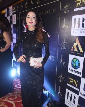 Photos: Celebs At The Red Carpet International Iconic Awards Season 7 | Picture 1821371