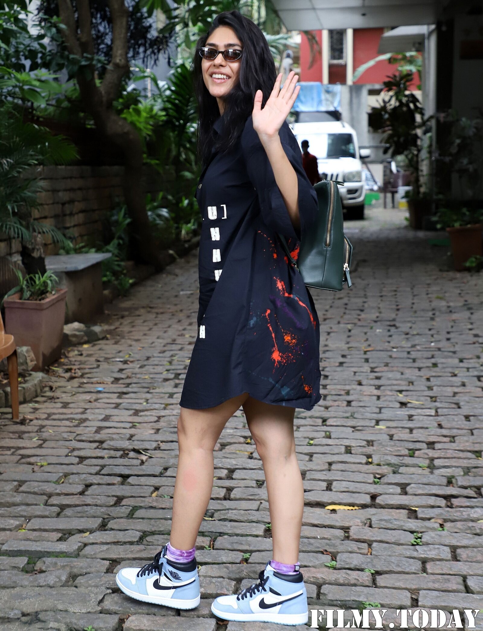 Mrunal Thakur - Photos: Celebs Spotted At Bandra | Picture 1822717