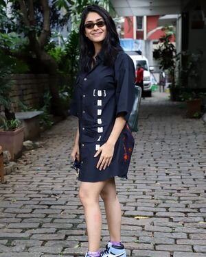 Mrunal Thakur - Photos: Celebs Spotted At Bandra | Picture 1822723