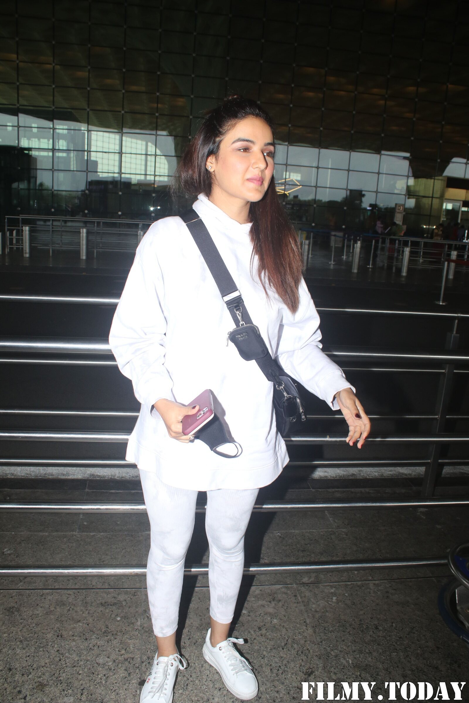 Jasmin Bhasin - Photos: Celebs Spotted At Airport | Picture 1822846