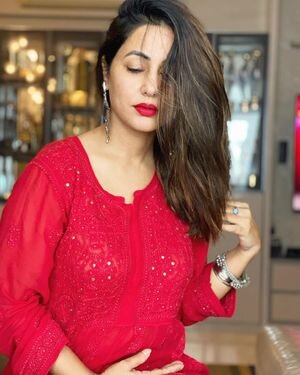 Hina Khan Latest Photos | Picture 1823374