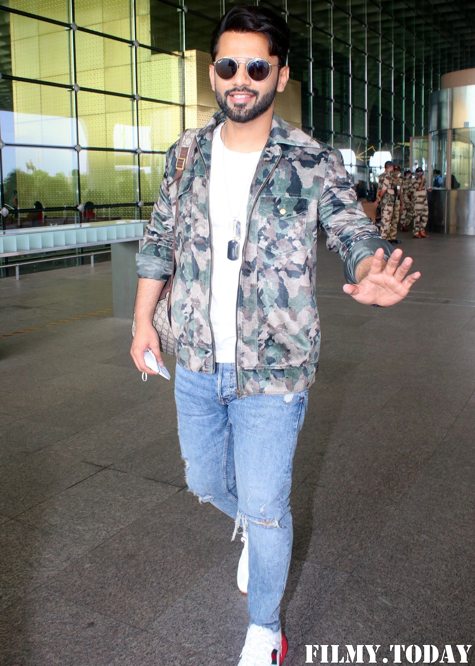 Rahul Vaidya - Photos: Celebs Spotted At Airport | Picture 1823583