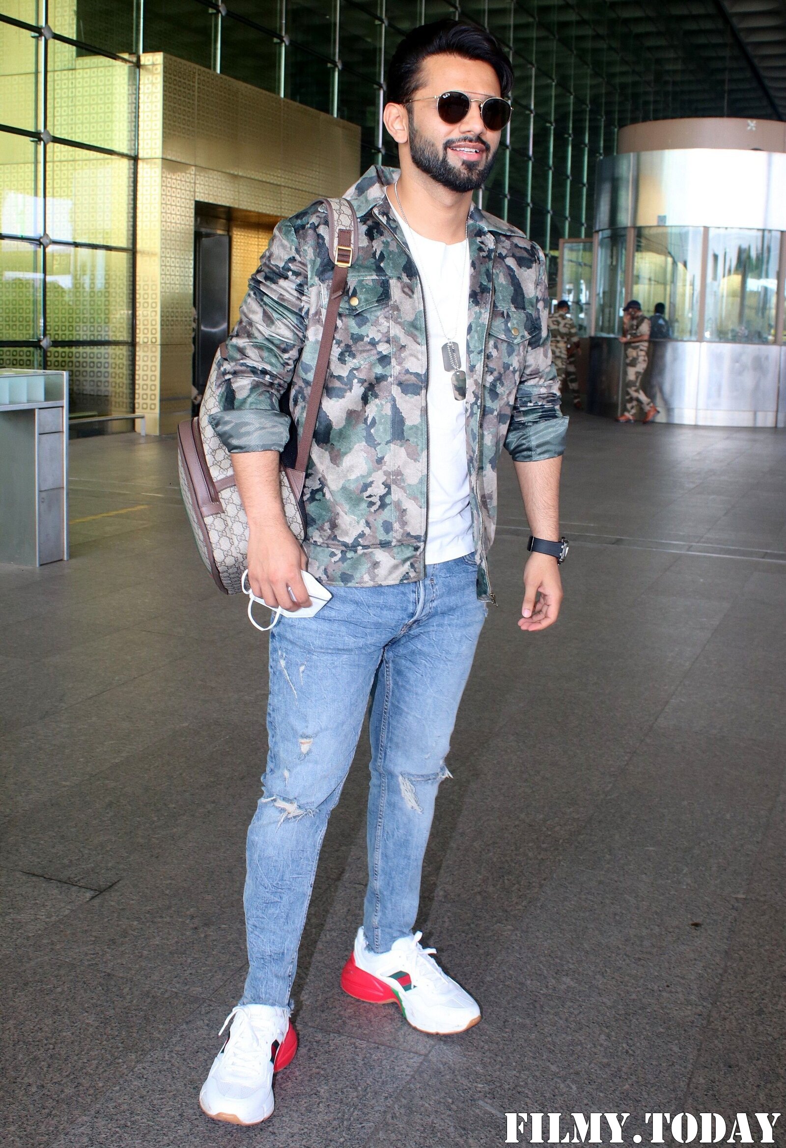 Rahul Vaidya - Photos: Celebs Spotted At Airport | Picture 1823584