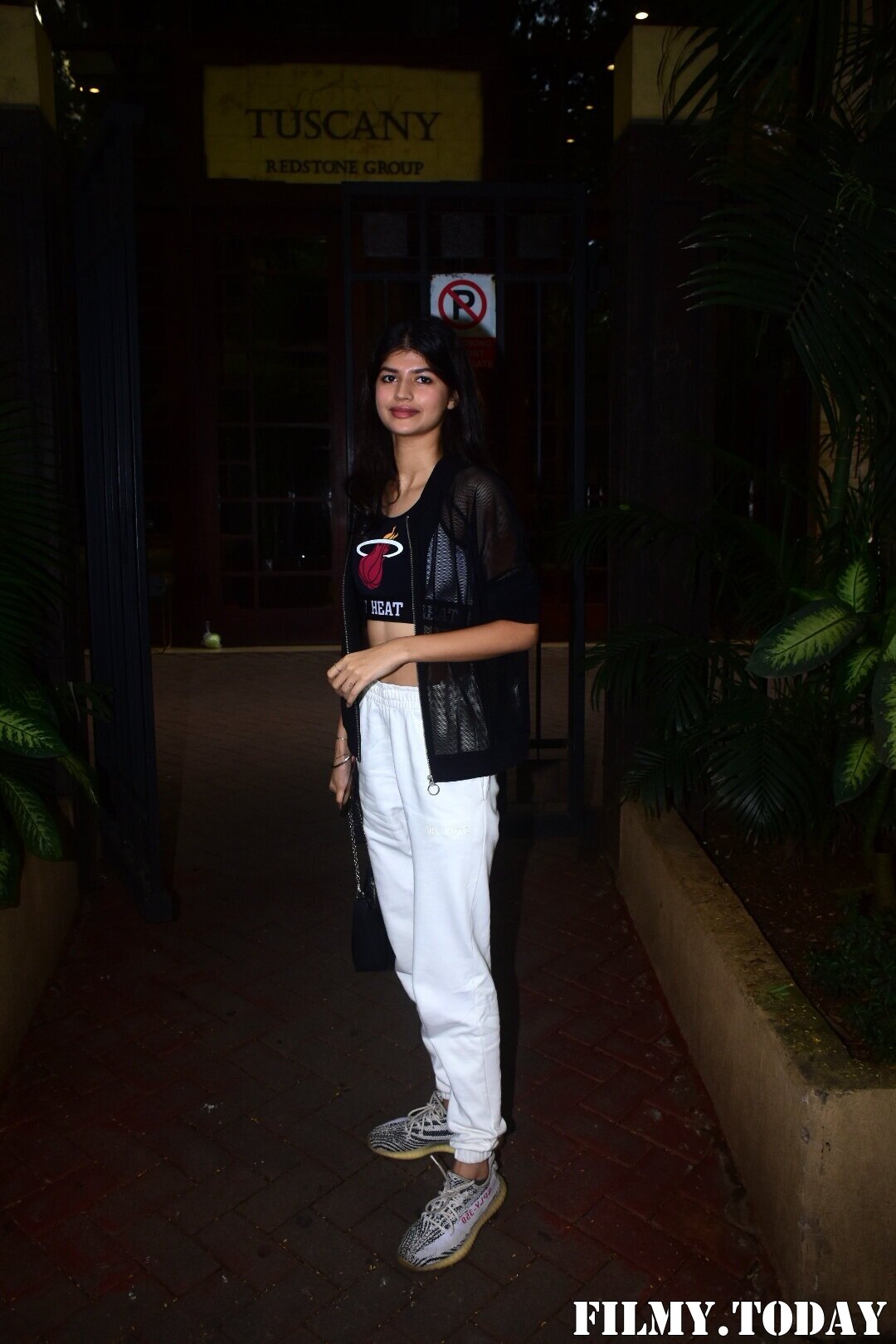 Anjini Dhawan - Photos: Celebs Spotted At Bandra | Picture 1824822
