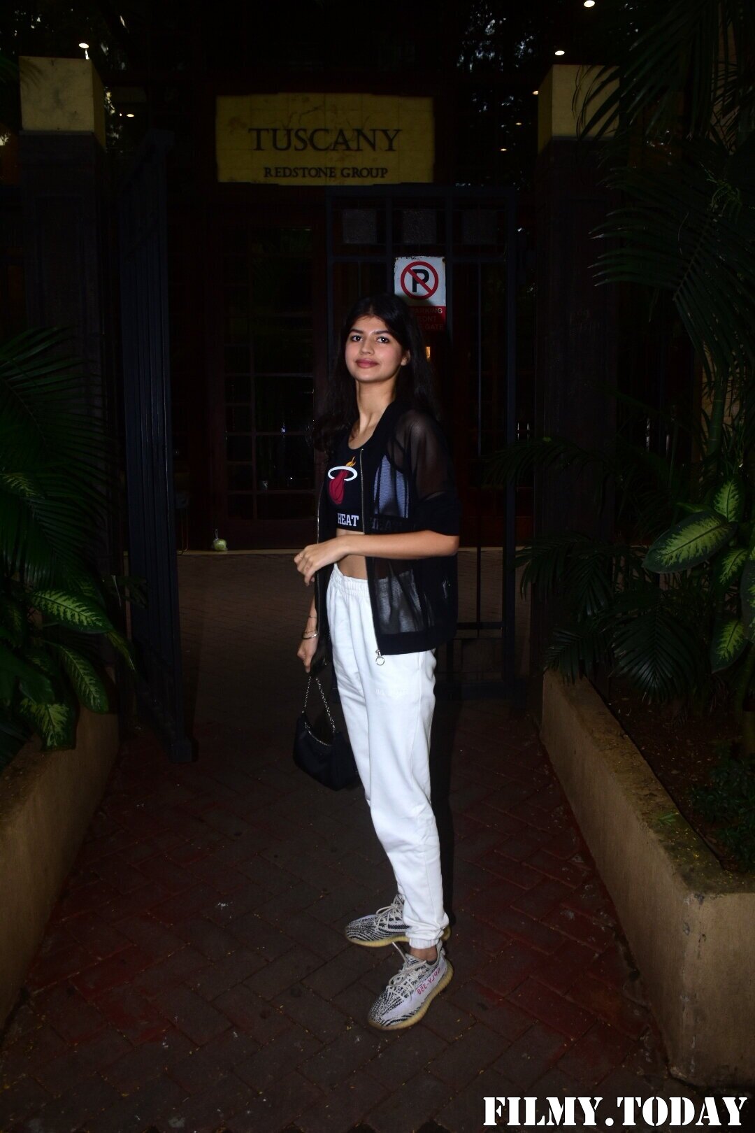 Anjini Dhawan - Photos: Celebs Spotted At Bandra | Picture 1824821