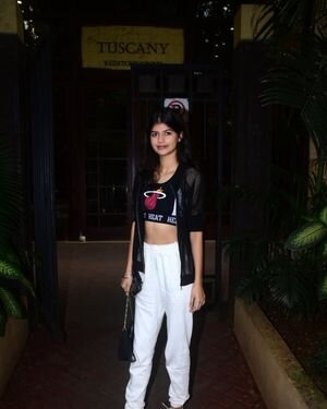 Anjini Dhawan - Photos: Celebs Spotted At Bandra | Picture 1824826