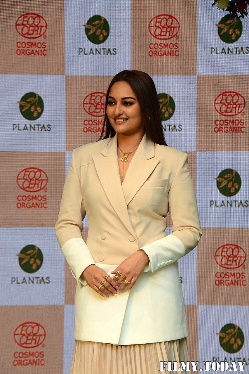 Photos: Sonakshi Sinha At The Launch Of Homegrown Organic Beauty Brand PLANTAS | Picture 1847016