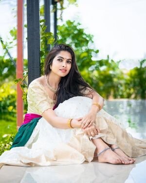 Divi Vadthya Latest Photos | Picture 1847904