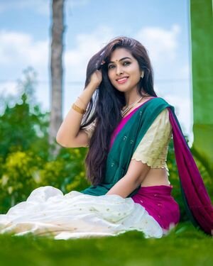 Divi Vadthya Latest Photos | Picture 1847902