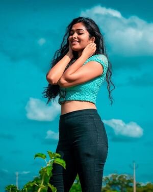 Divi Vadthya Latest Photos | Picture 1847805