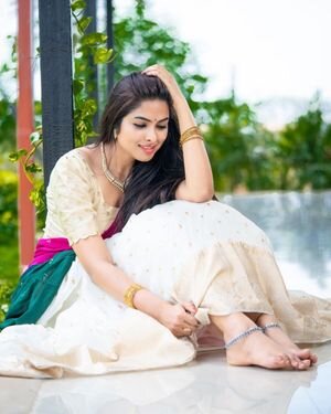 Divi Vadthya Latest Photos | Picture 1847894