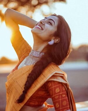 Divi Vadthya Latest Photos | Picture 1847816