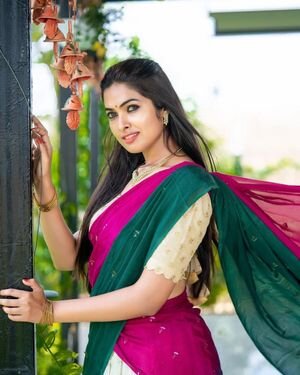 Divi Vadthya Latest Photos | Picture 1847900