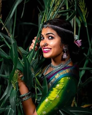 Divi Vadthya Latest Photos | Picture 1847877