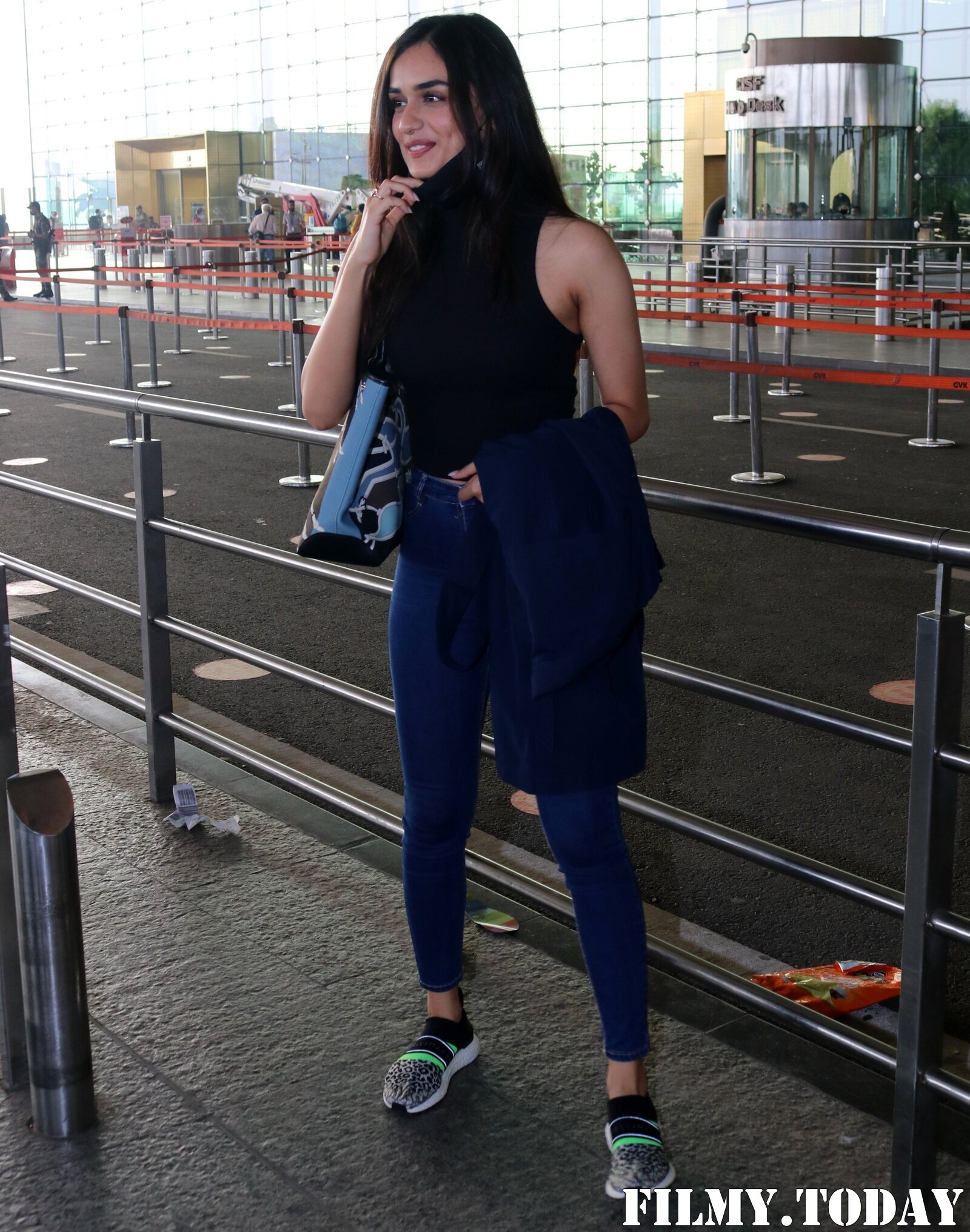 Manushi Chhillar - Photos: Celebs Spotted At Airport | Picture 1771387