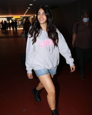 Warina Hussain - Photos: Celebs Spotted At Airport | Picture 1771329