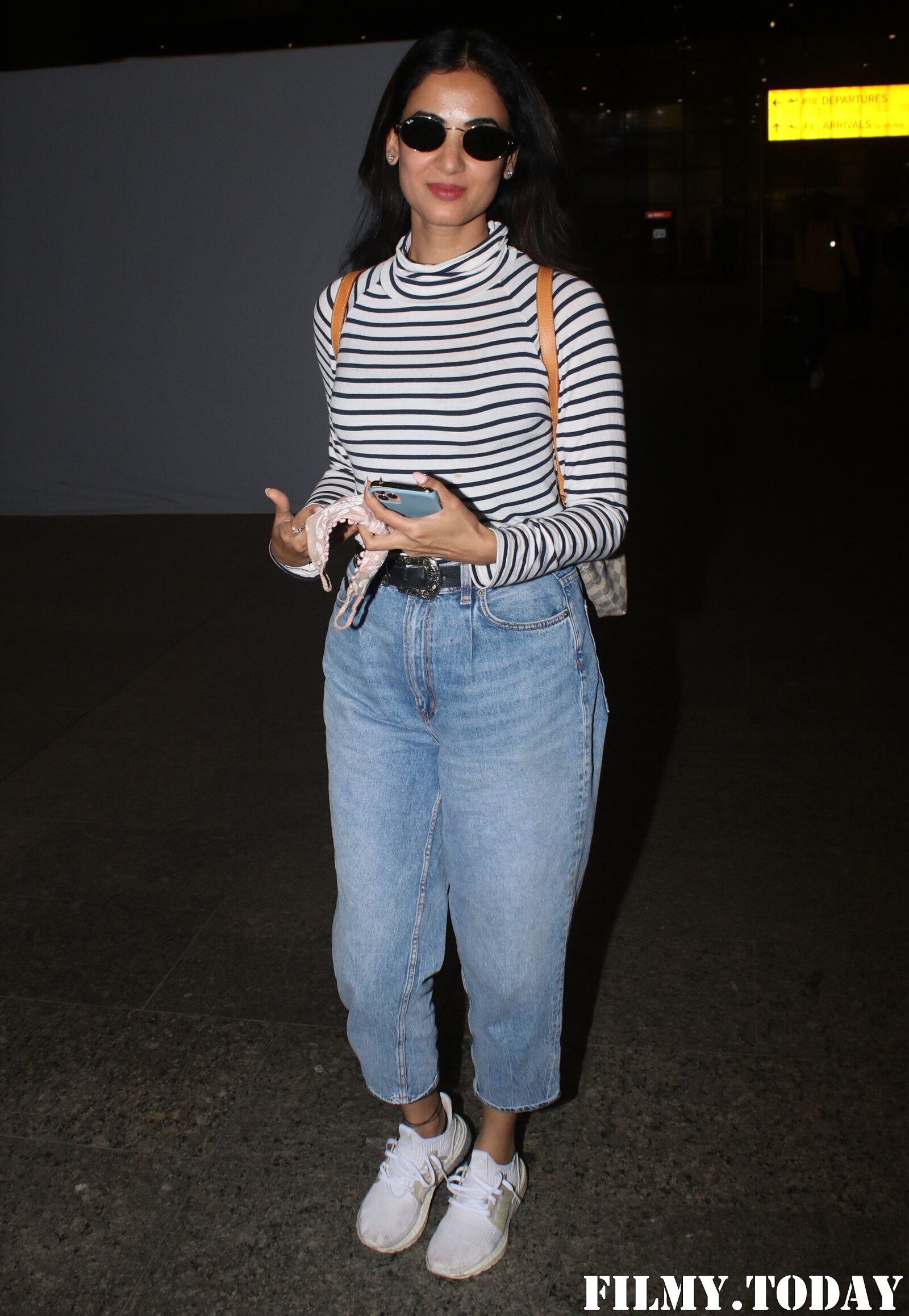 Sonal Chauhan - Photos: Celebs Spotted At Airport | Picture 1776375