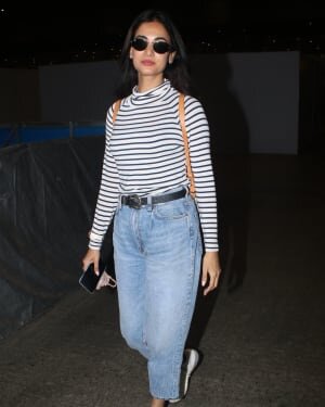 Sonal Chauhan - Photos: Celebs Spotted At Airport | Picture 1776381