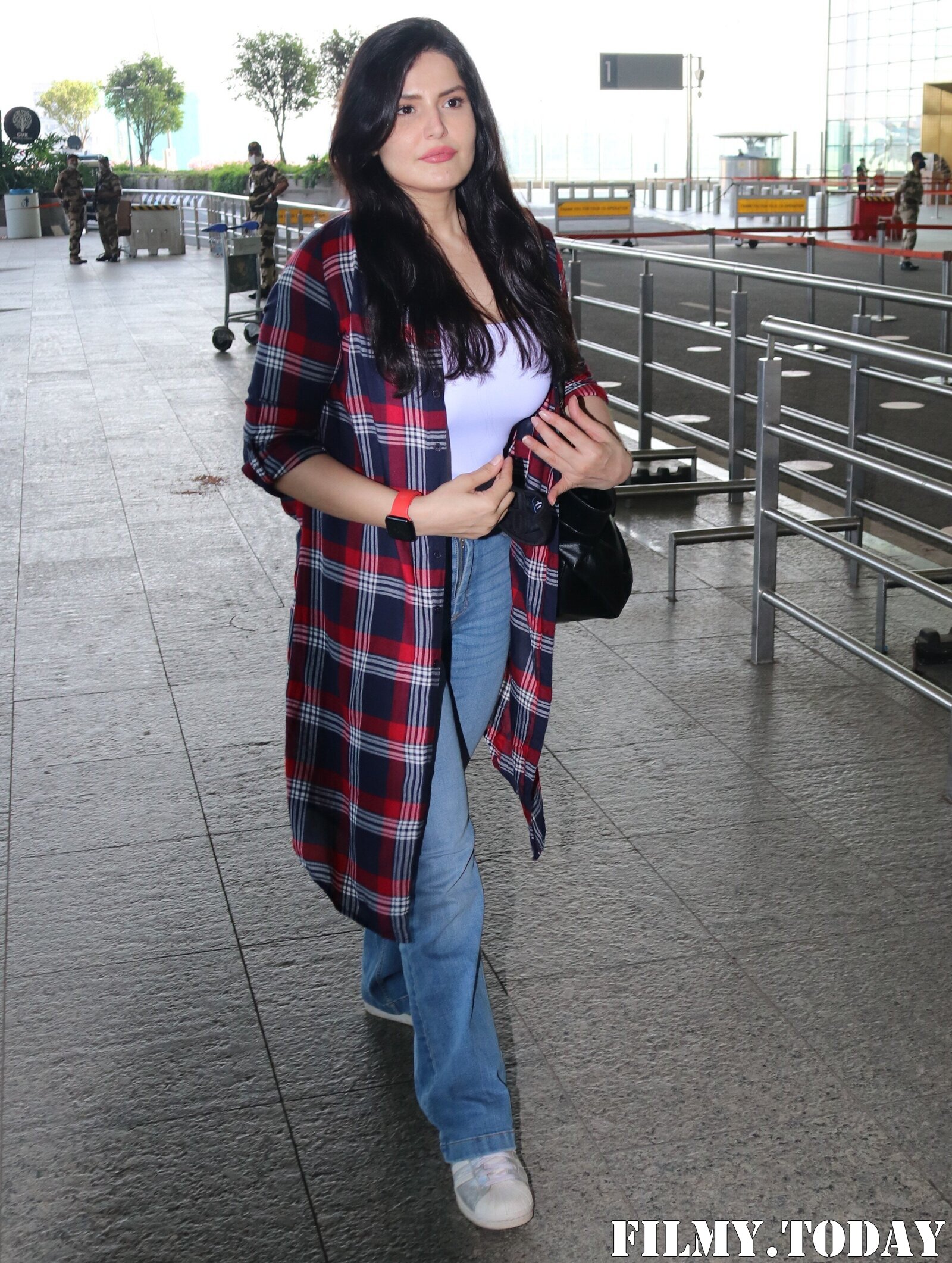 Zareen Khan - Photos: Celebs Spotted At Airport | Picture 1768674