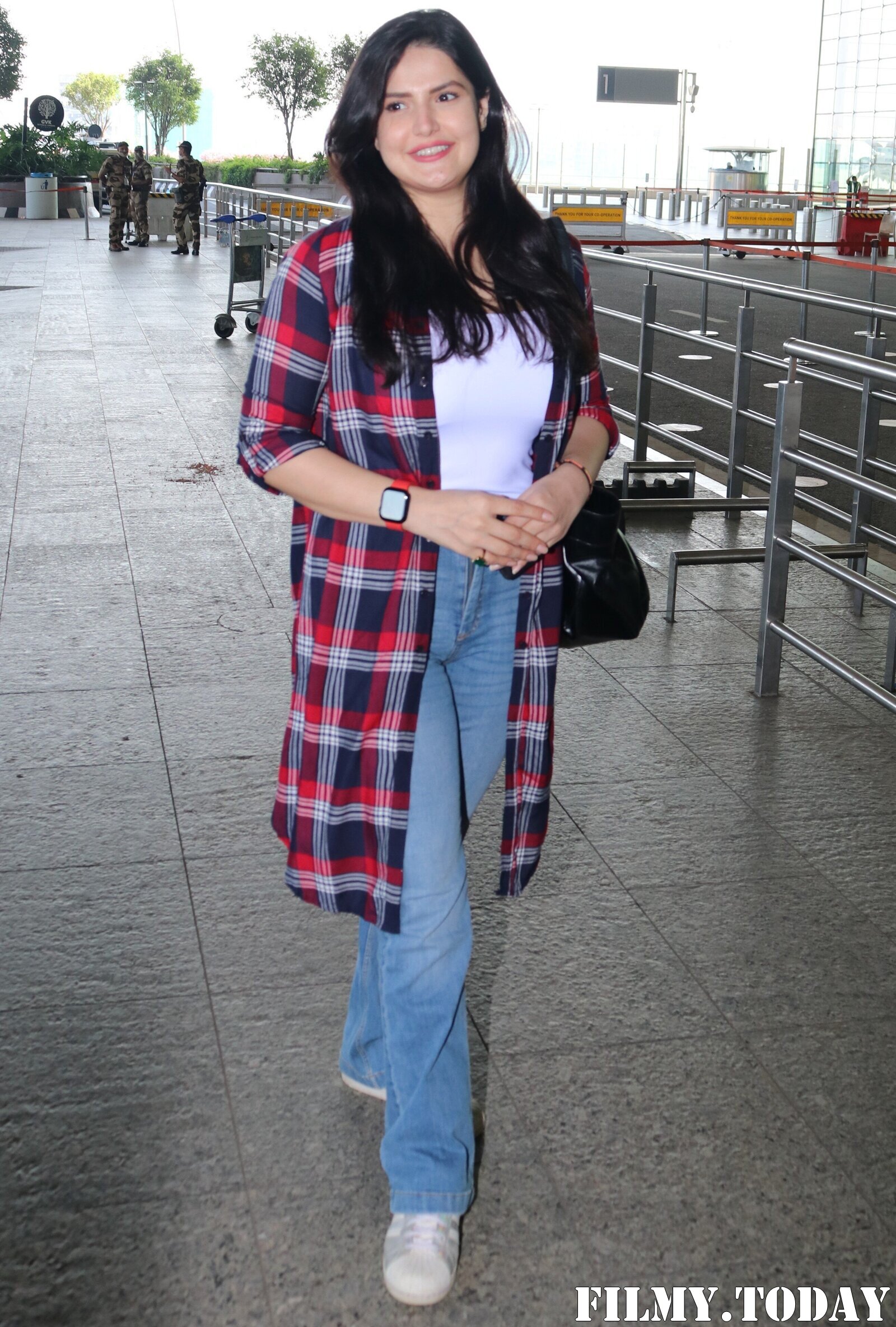 Zareen Khan - Photos: Celebs Spotted At Airport | Picture 1768678