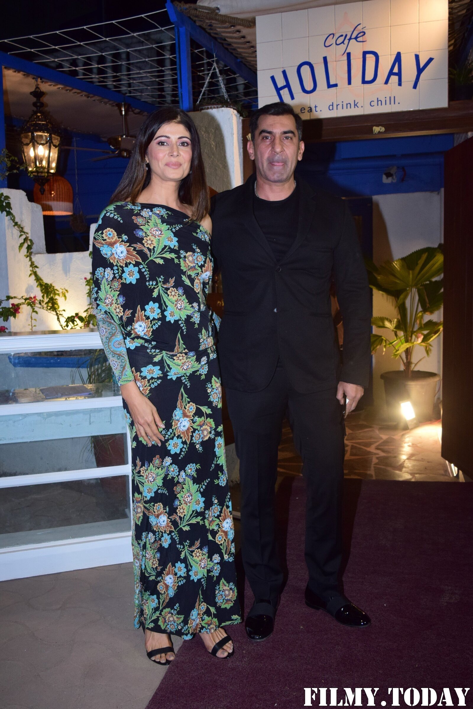 Photos: Celebs At The Launch Of Holiday Resturant In Versova | Picture 1770478