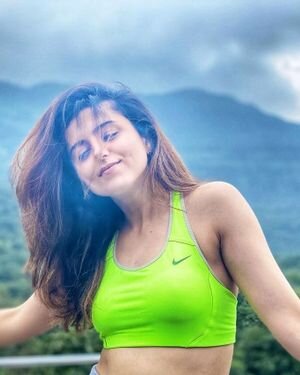 Ridhi Dogra Latest Photos | Picture 1812430