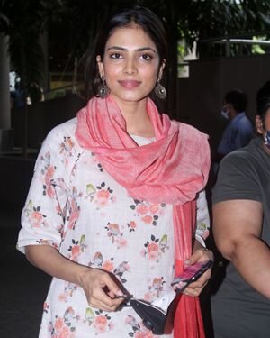 Malavika Mohanan - Photos: Celebs Spotted At Airport | Picture 1816225