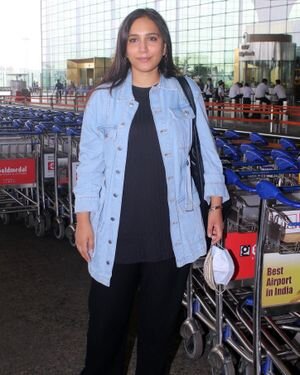 Zoya Hussain - Photos: Celebs Spotted At Airport | Picture 1820116