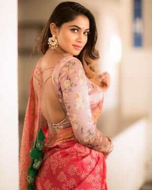 Shivani Narayanan Photos | Picture 1820223