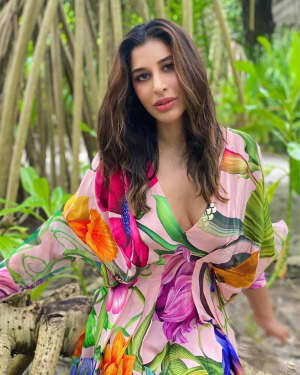 Sophie Choudry Latest Photos | Picture 1808604