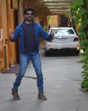 Kartik Aaryan - Photos: Celebs Spotted At Dance Class In Juhu | Picture 1778359