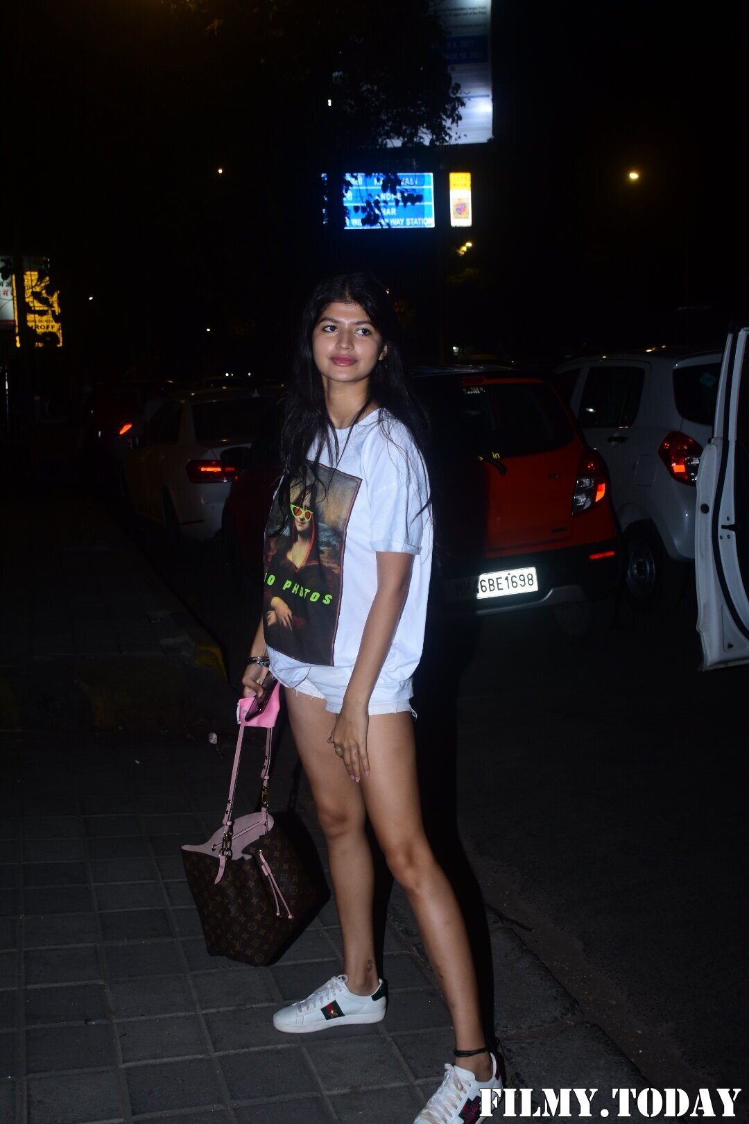 Anjini Dhawan - Photos: Celebs Spotted At Bandra | Picture 1778773