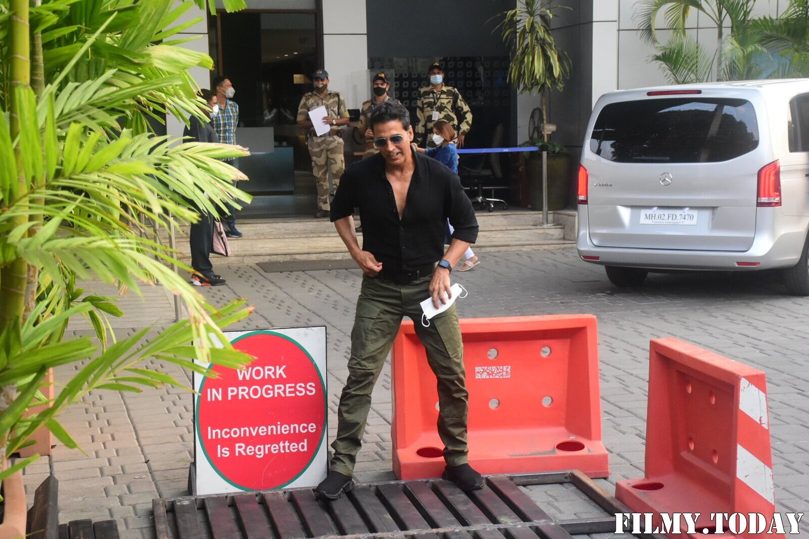 Akshay Kumar - Photos: Celebs Spotted At Kalina Airport | Picture 1780682